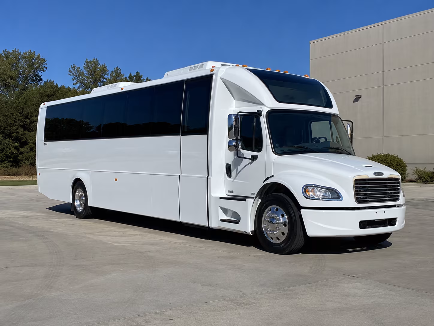 hillsborough 28 passenger party bus
