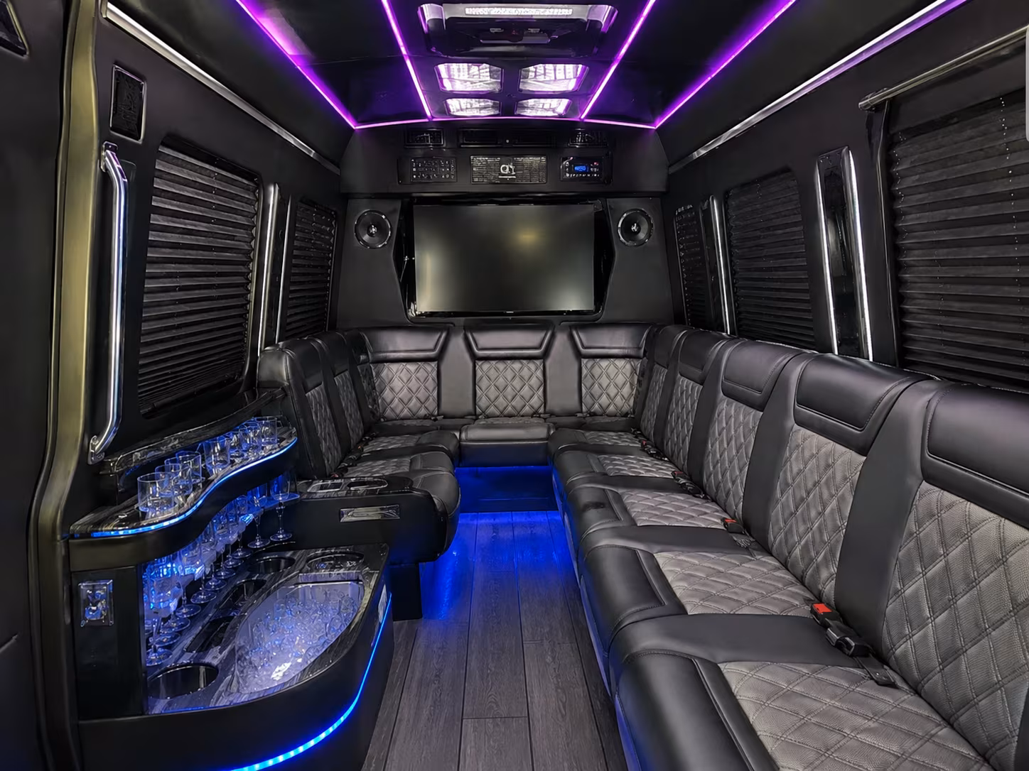 hillsboroughcharterbuscompany com makes it easy to book early morning and late night airport runs